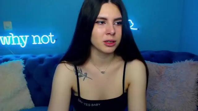 Image 4 of viollinalv Stream on Chaturbate on 12 months ago