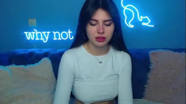 Image 2 of viollinalv Stream on Chaturbate on 25 days ago
