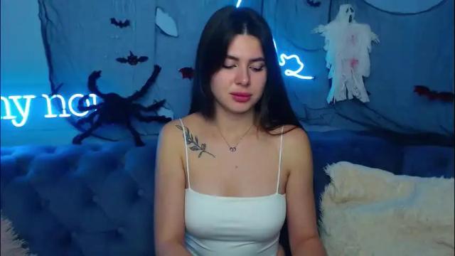 Image 12 of viollinalv Stream on Chaturbate on 2 months ago