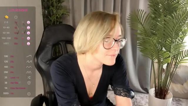 Image 10 of virinaheath Stream on Chaturbate on 17 months ago
