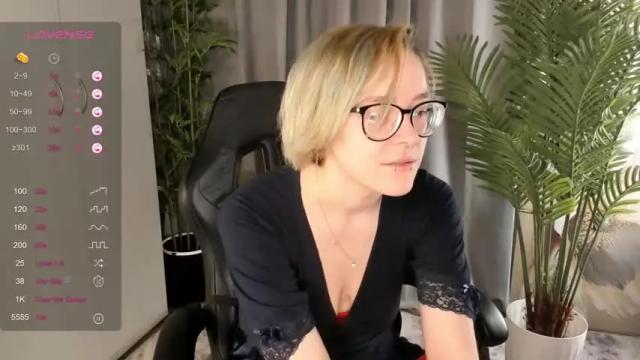 Image 4 of virinaheath Stream on Chaturbate on 17 months ago