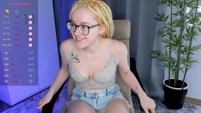 Image 7 of virinaheath Stream on Chaturbate on 16 months ago