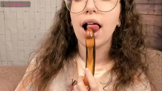 Image 6 of viscountesss Stream on Chaturbate on 16 months ago
