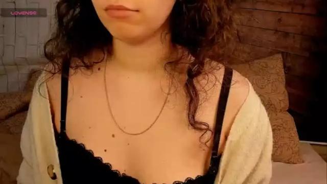 Image 10 of viscountesss Stream on Chaturbate on 16 months ago