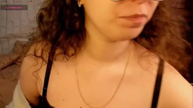 Image 12 of viscountesss Stream on Chaturbate on 16 months ago