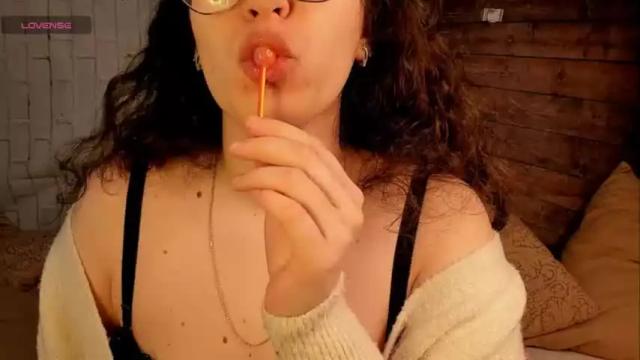 Image 7 of viscountesss Stream on Chaturbate on 16 months ago