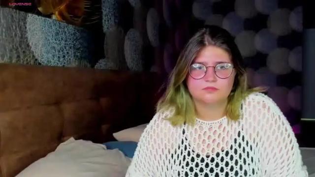 Image 12 of vishnya_cherry Stream on Chaturbate on 21 months ago