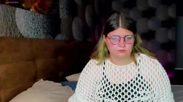 Image 3 of vishnya_cherry Stream on Chaturbate on 21 months ago
