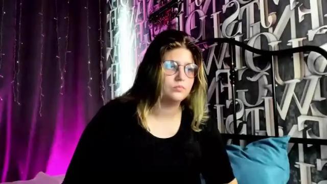 Image 2 of vishnya_cherry Stream on Chaturbate on 21 months ago