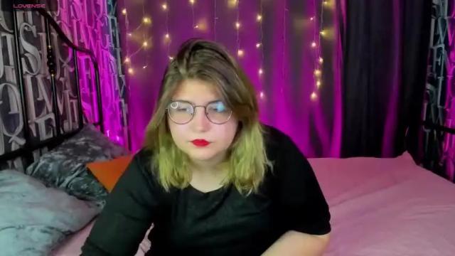 Image 2 of vishnya_cherry Stream on Chaturbate on 21 months ago