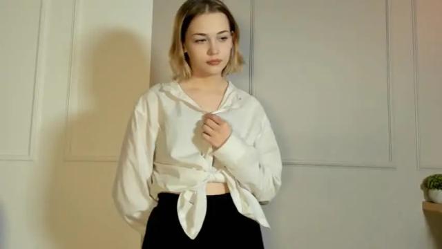 Image 12 of vita_the_gardemarine Stream on Chaturbate on 17 months ago