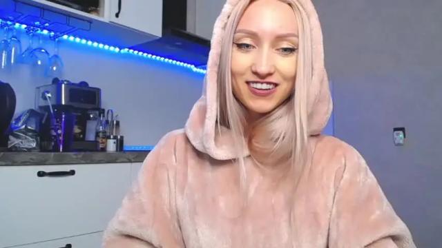 Image 12 of vitaburito Stream on Chaturbate on 17 months ago