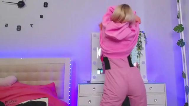 Image 4 of vitaburito Stream on Chaturbate on 17 months ago