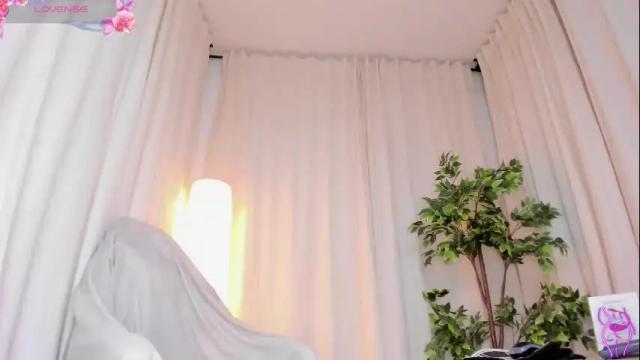 Image 3 of vitta_alfayed Stream on Chaturbate on 25 days ago