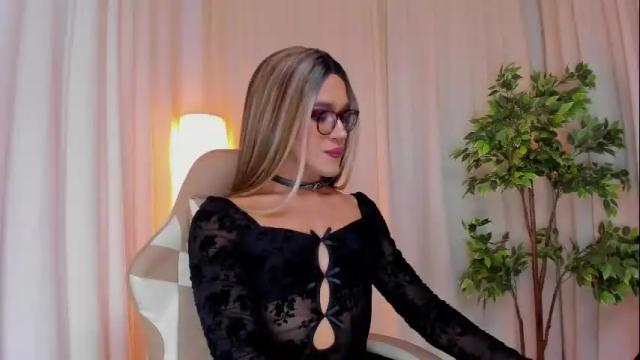 Image 3 of vitta_alfayed Stream on Chaturbate on 26 days ago