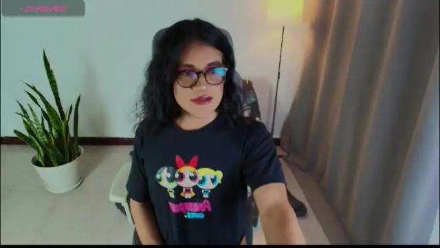 Image 3 of vitta_alfayed Stream on Chaturbate on 26 days ago