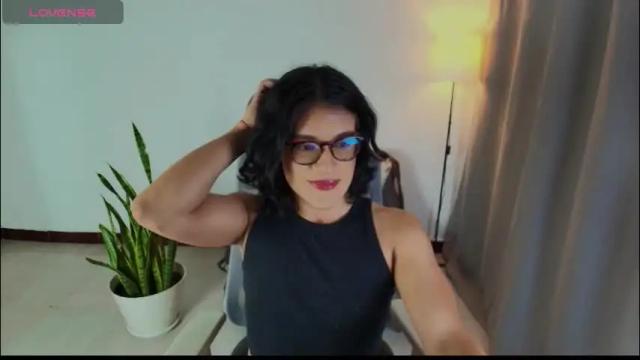 Image 2 of vitta_alfayed Stream on Chaturbate on 15 days ago