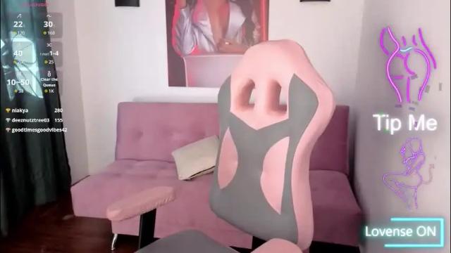 Image 3 of vittoria_lombardi07 Stream on Chaturbate on 2 months ago