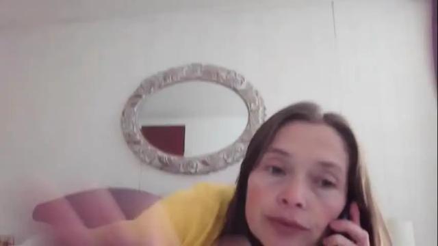 Image 2 of vivi_bee Stream on Chaturbate on 3 months ago
