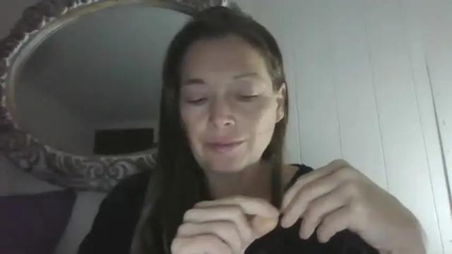 Image 2 of vivi_bee Stream on Chaturbate on 3 months ago