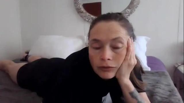 Image 3 of vivi_bee Stream on Chaturbate on 2 months ago