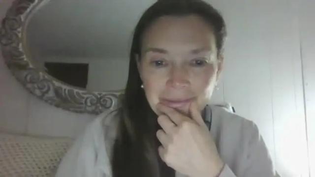 Image 4 of vivi_bee Stream on Chaturbate on 17 days ago