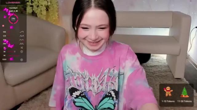 Image 8 of vivi_rosse Stream on Chaturbate on 15 months ago