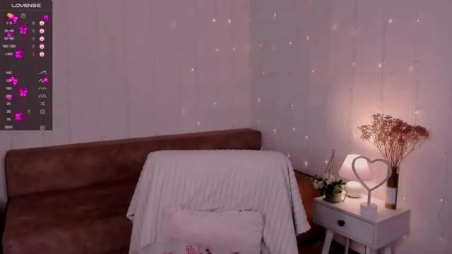 Image 7 of vivi_rosse Stream on Chaturbate on 13 months ago