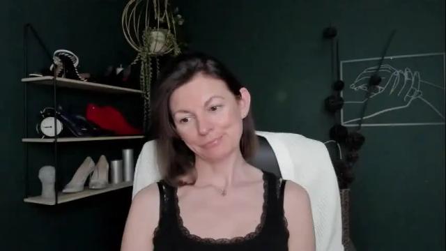 Image 2 of vivian_dream Stream on Chaturbate on 1 month ago