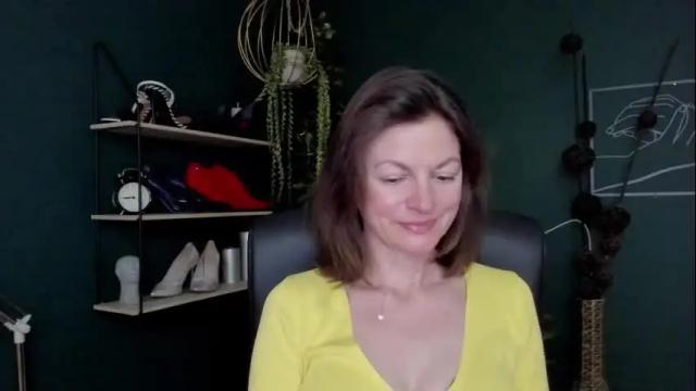 Image 2 of vivian_dream Stream on Chaturbate on 1 month ago