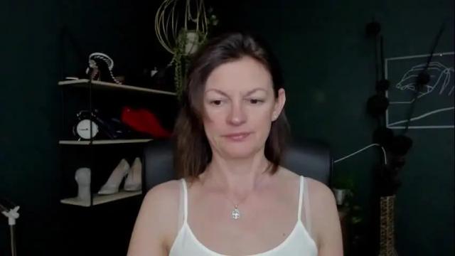Image 2 of vivian_dream Stream on Chaturbate on 1 month ago