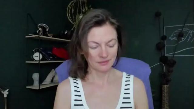 Image 2 of vivian_dream Stream on Chaturbate on 1 month ago