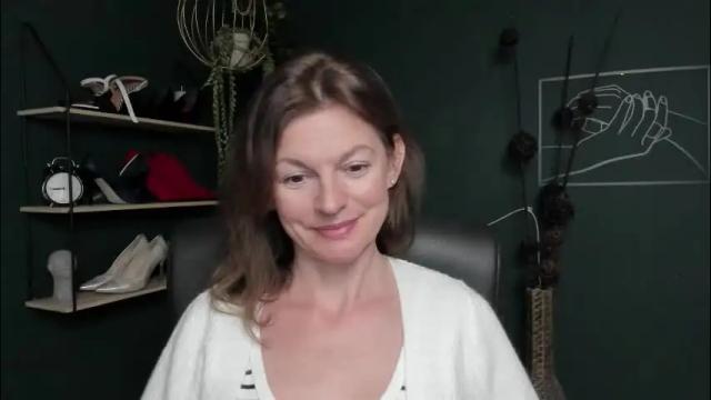 Image 2 of vivian_dream Stream on Chaturbate on 3 months ago
