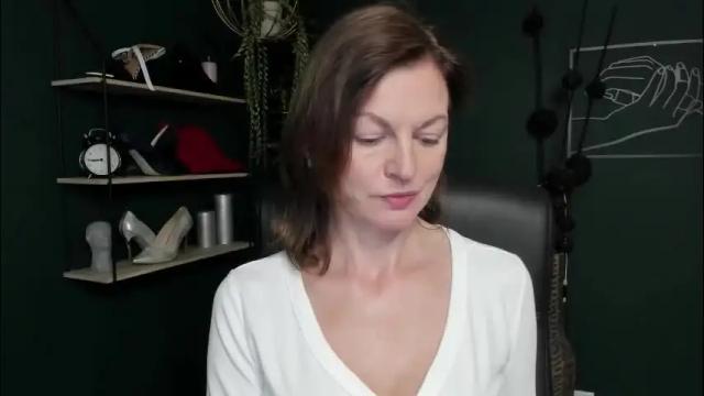 Image 2 of vivian_dream Stream on Chaturbate on 1 month ago