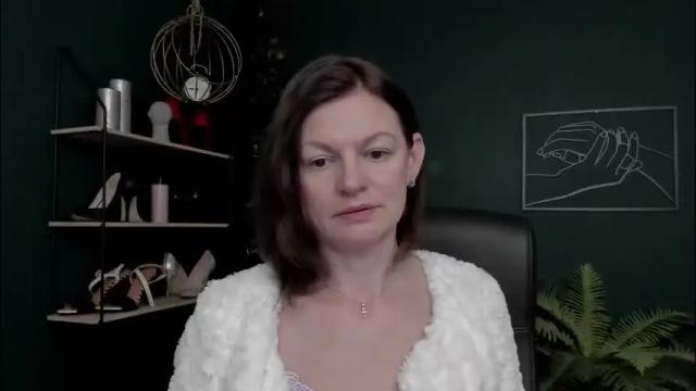 Image 2 of vivian_dream Stream on Chaturbate on 26 days ago