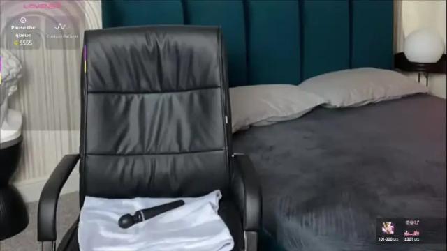 Image 8 of vivian_evans_ Stream on Chaturbate on 28 days ago