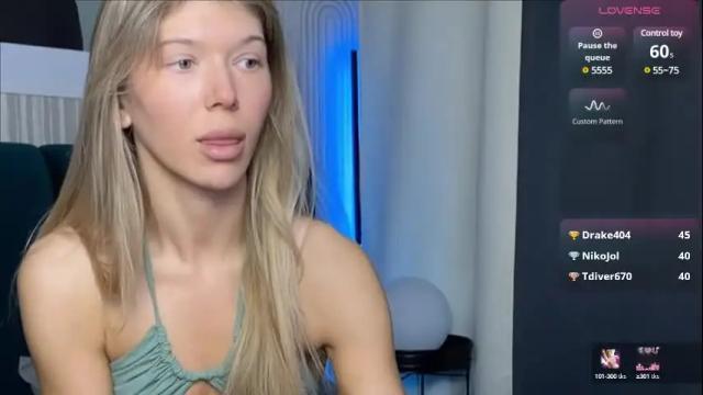 Image 4 of vivian_evans_ Stream on Chaturbate on 12 days ago