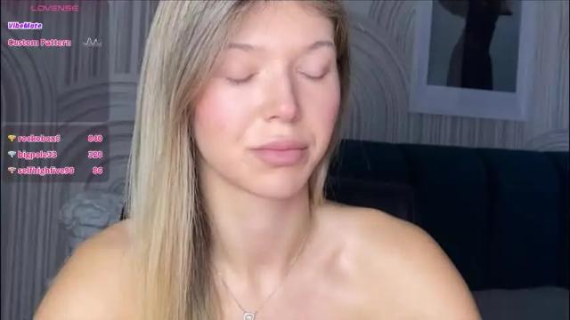 Image 4 of vivian_evans_ Stream on Chaturbate on 1 month ago