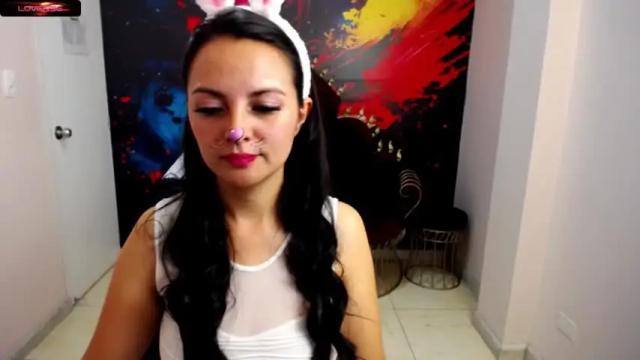Image 2 of vivian_giraldo Stream on Chaturbate on 18 months ago