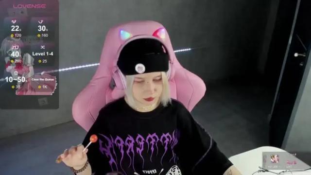 Image 4 of vivian_got Stream on Chaturbate on 13 months ago