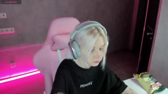 Image 3 of vivian_got Stream on Chaturbate on 12 months ago