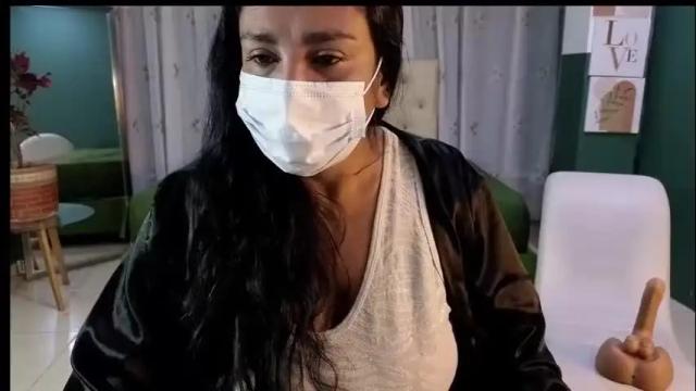 Image 4 of vivian_milfpaint Stream on Chaturbate on 2 months ago