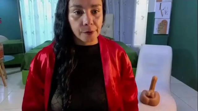 Image 2 of vivian_milfpaint Stream on Chaturbate on 2 months ago