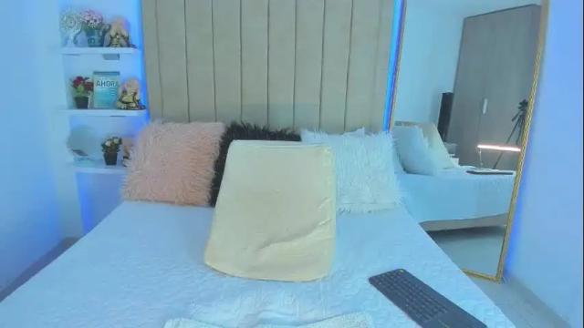 Image 11 of vivian_monroe Stream on Chaturbate on 1 month ago