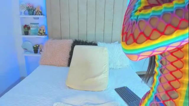 Image 4 of vivian_monroe Stream on Chaturbate on 1 month ago