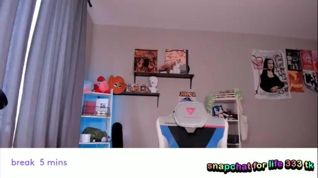 Image 6 of vivian_qwerty Stream on Chaturbate on 1 month ago