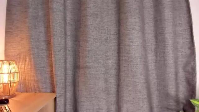 Image 3 of vivian_sanchez_18 Stream on Chaturbate on 28 months ago