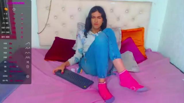 Image 2 of viviana1v Stream on Chaturbate on 25 months ago