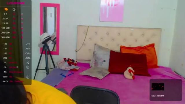 Image 3 of viviana1v Stream on Chaturbate on 24 months ago