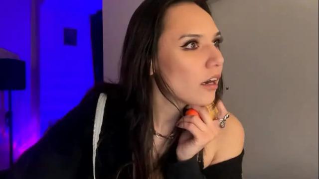 Image 4 of vivianitefalls Stream on Chaturbate on 2 months ago